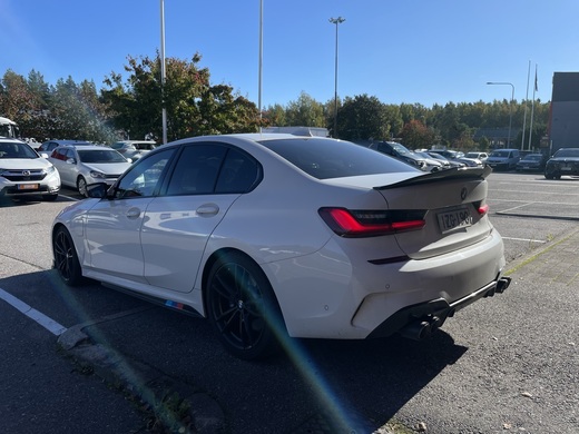 BMW 330 vaihtoauto