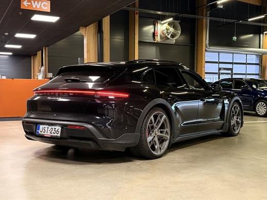 Porsche Taycan vaihtoauto