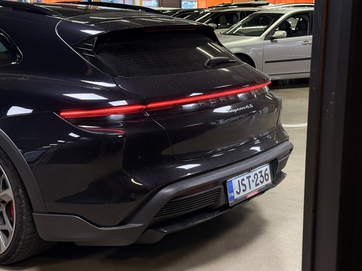 Porsche Taycan vaihtoauto