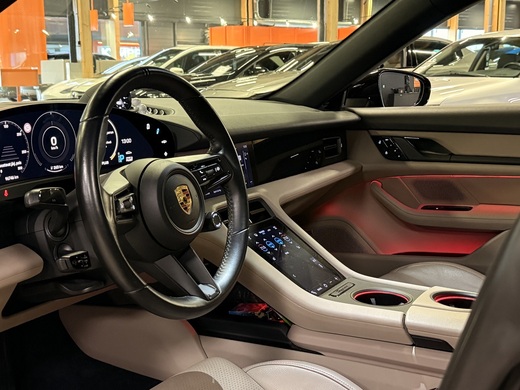 Porsche Taycan vaihtoauto