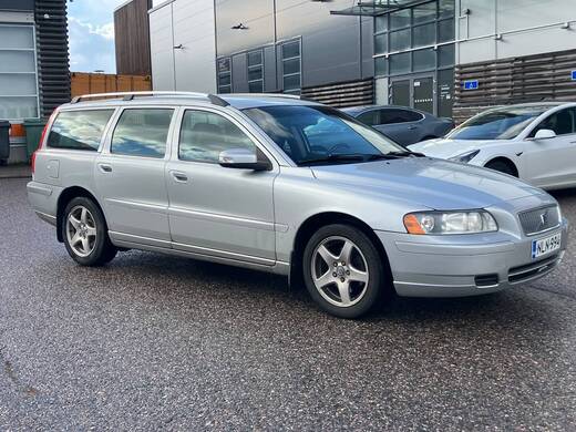 Volvo V70 vaihtoauto