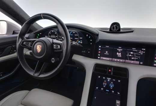Porsche Taycan vaihtoauto