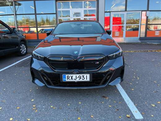 BMW i5 M60 vaihtoauto
