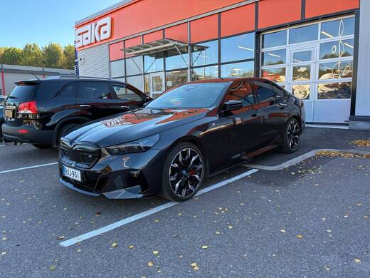 BMW i5 M60 vaihtoauto