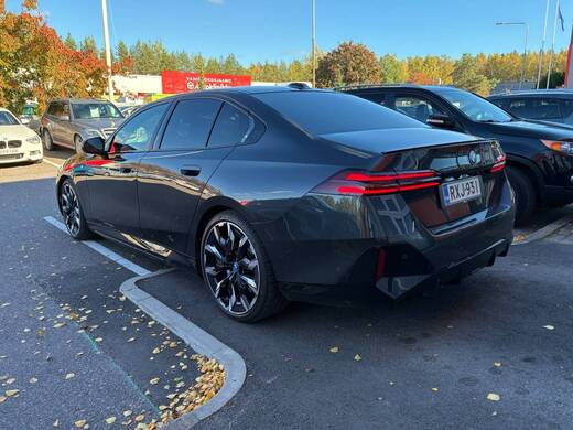 BMW i5 M60 vaihtoauto