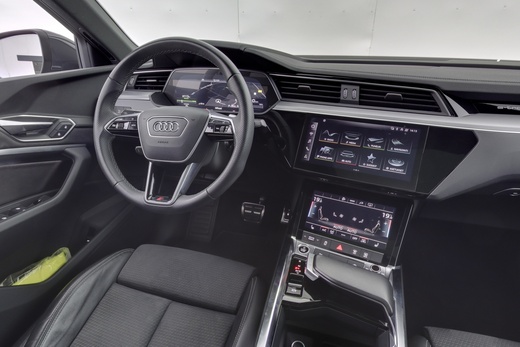 Audi Q8 e-tron vaihtoauto