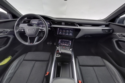 Audi Q8 e-tron vaihtoauto
