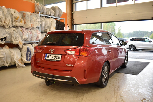 Toyota Auris vaihtoauto