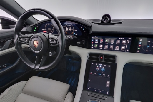 Porsche Taycan vaihtoauto