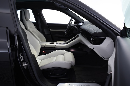 Porsche Taycan vaihtoauto