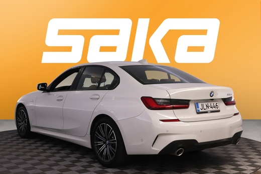 BMW 330 vaihtoauto