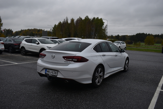 Opel Insignia vaihtoauto
