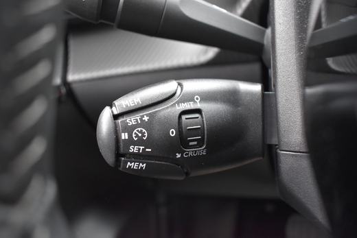 Peugeot e-208 vaihtoauto