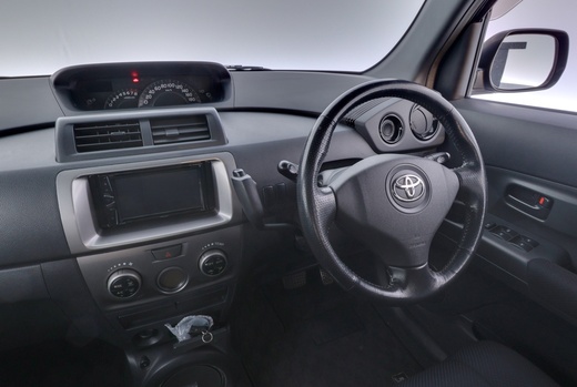 Toyota BB vaihtoauto