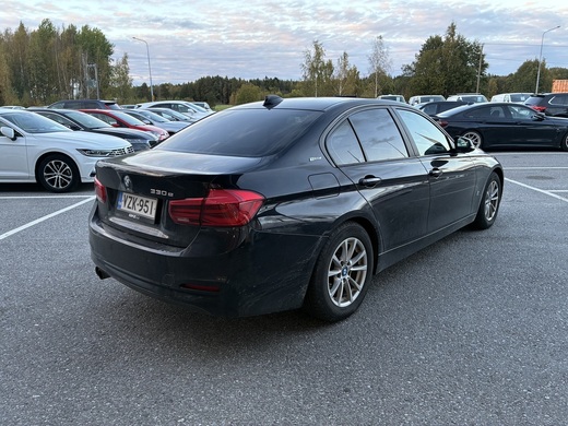 BMW 330 vaihtoauto