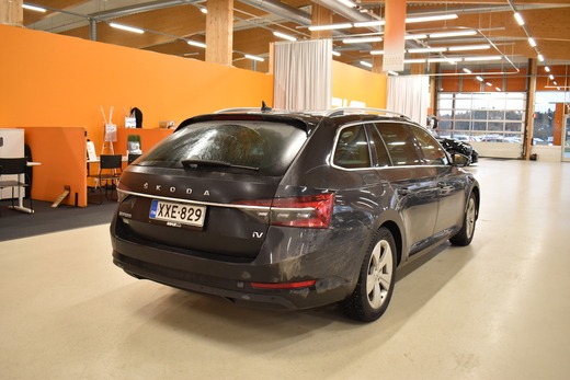 Skoda Superb vaihtoauto