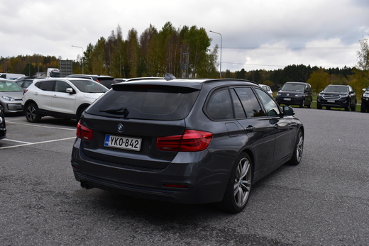 BMW 320 vaihtoauto