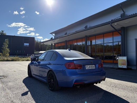 BMW 320 vaihtoauto