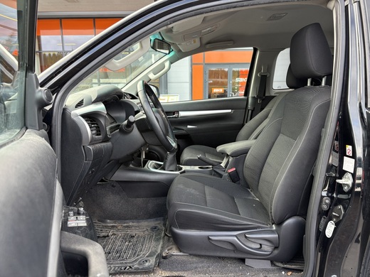 Toyota Hilux vaihtoauto