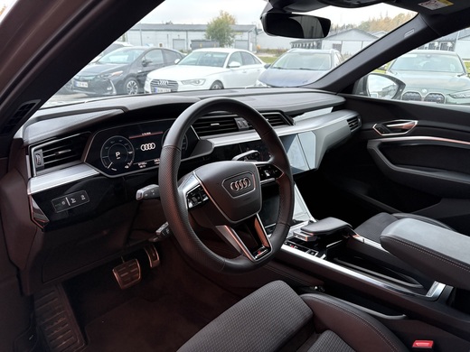 Audi Q8 e-tron vaihtoauto