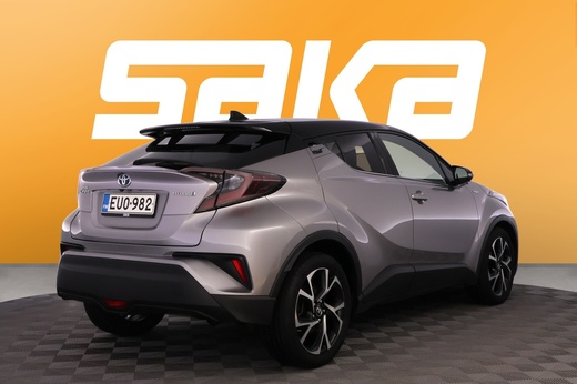 Toyota C-HR vaihtoauto
