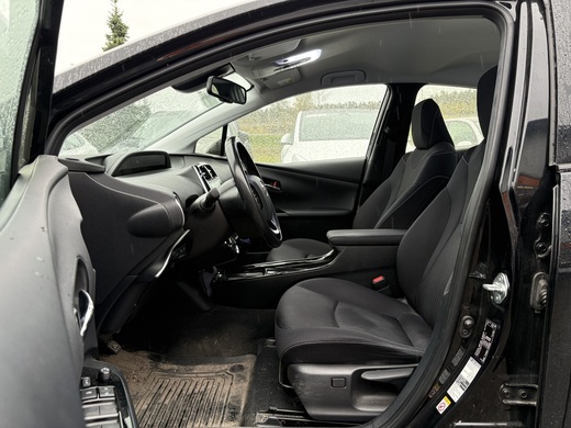 Toyota Prius PHEV vaihtoauto