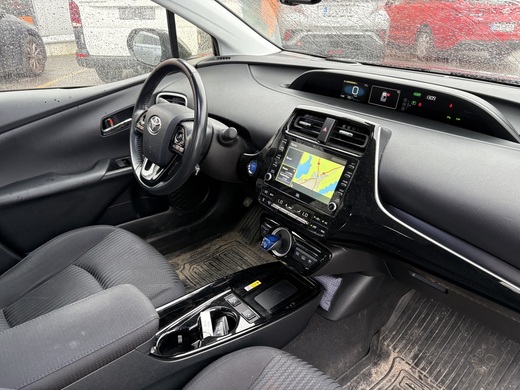 Toyota Prius PHEV vaihtoauto
