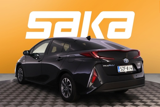 Toyota Prius PHEV vaihtoauto