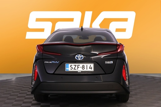 Toyota Prius PHEV vaihtoauto