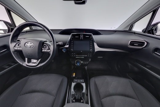 Toyota Prius PHEV vaihtoauto
