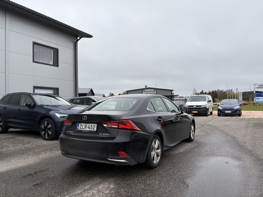 Lexus IS vaihtoauto
