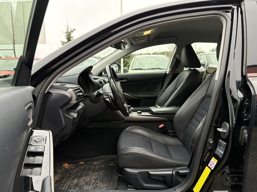 Lexus IS vaihtoauto