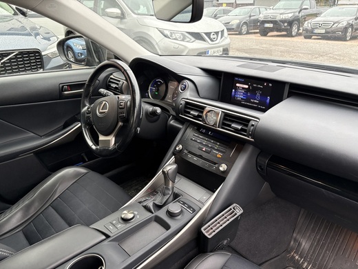Lexus IS vaihtoauto