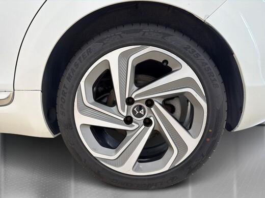 DS 5 vaihtoauto