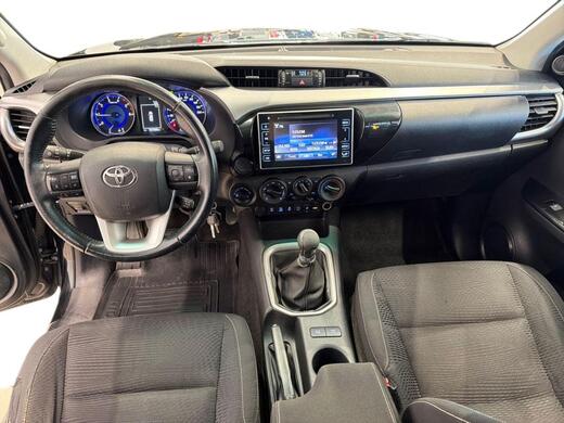 Toyota Hilux vaihtoauto