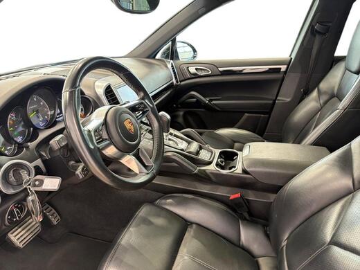 Porsche Cayenne vaihtoauto
