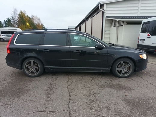 Volvo V70 vaihtoauto