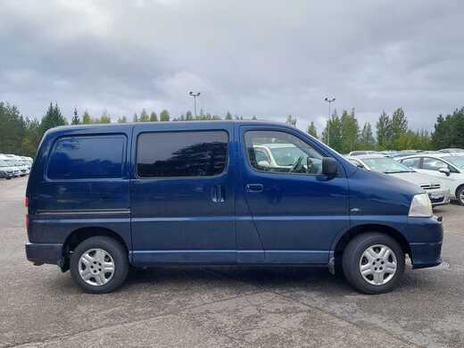 Toyota Hiace vaihtoauto