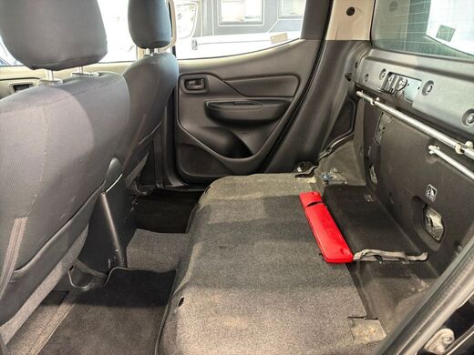 Mitsubishi L200 vaihtoauto