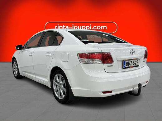 Toyota Avensis vaihtoauto