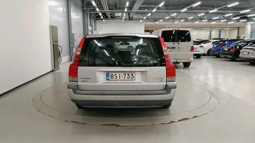 Volvo V70 vaihtoauto