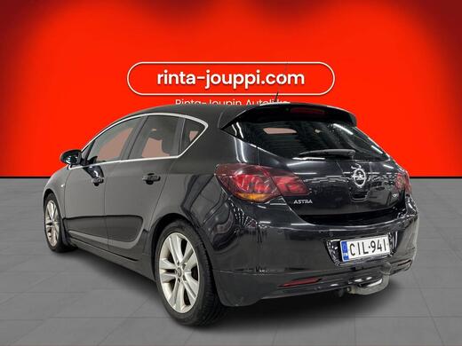 Opel Astra vaihtoauto