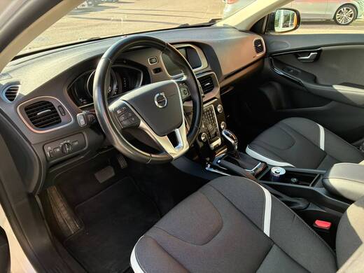 Volvo V40 Cross Country vaihtoauto