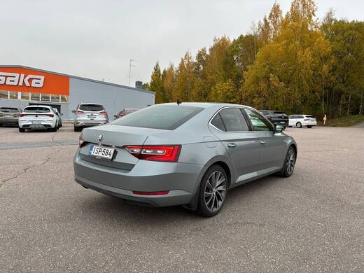 Skoda Superb vaihtoauto