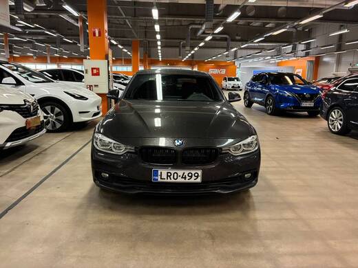 BMW 330 vaihtoauto