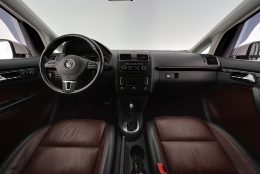 Volkswagen Touran vaihtoauto