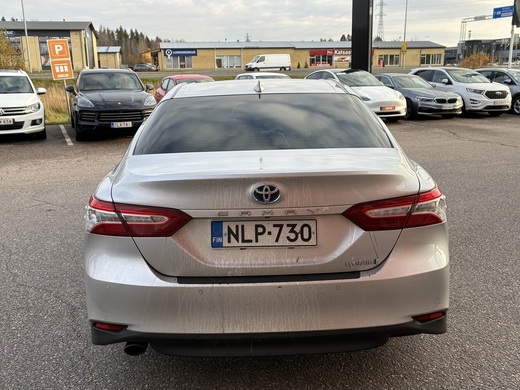 Toyota Camry vaihtoauto