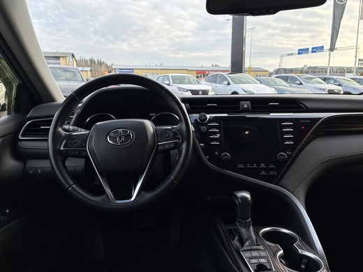Toyota Camry vaihtoauto