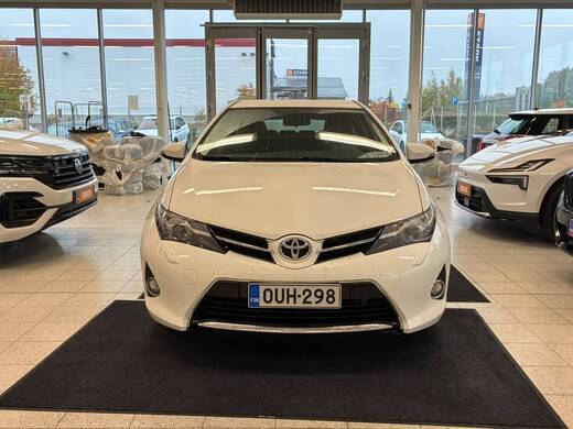Toyota Auris vaihtoauto