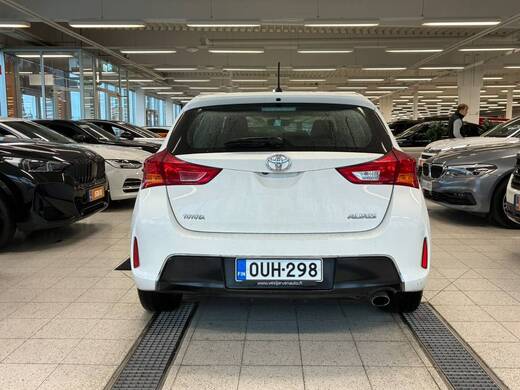Toyota Auris vaihtoauto